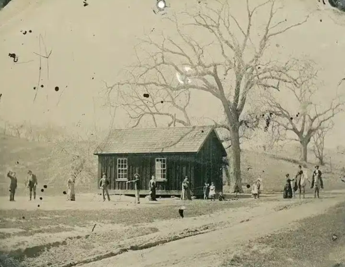 Guijarro picked up the $2 (£1.50) photograph along with two others.