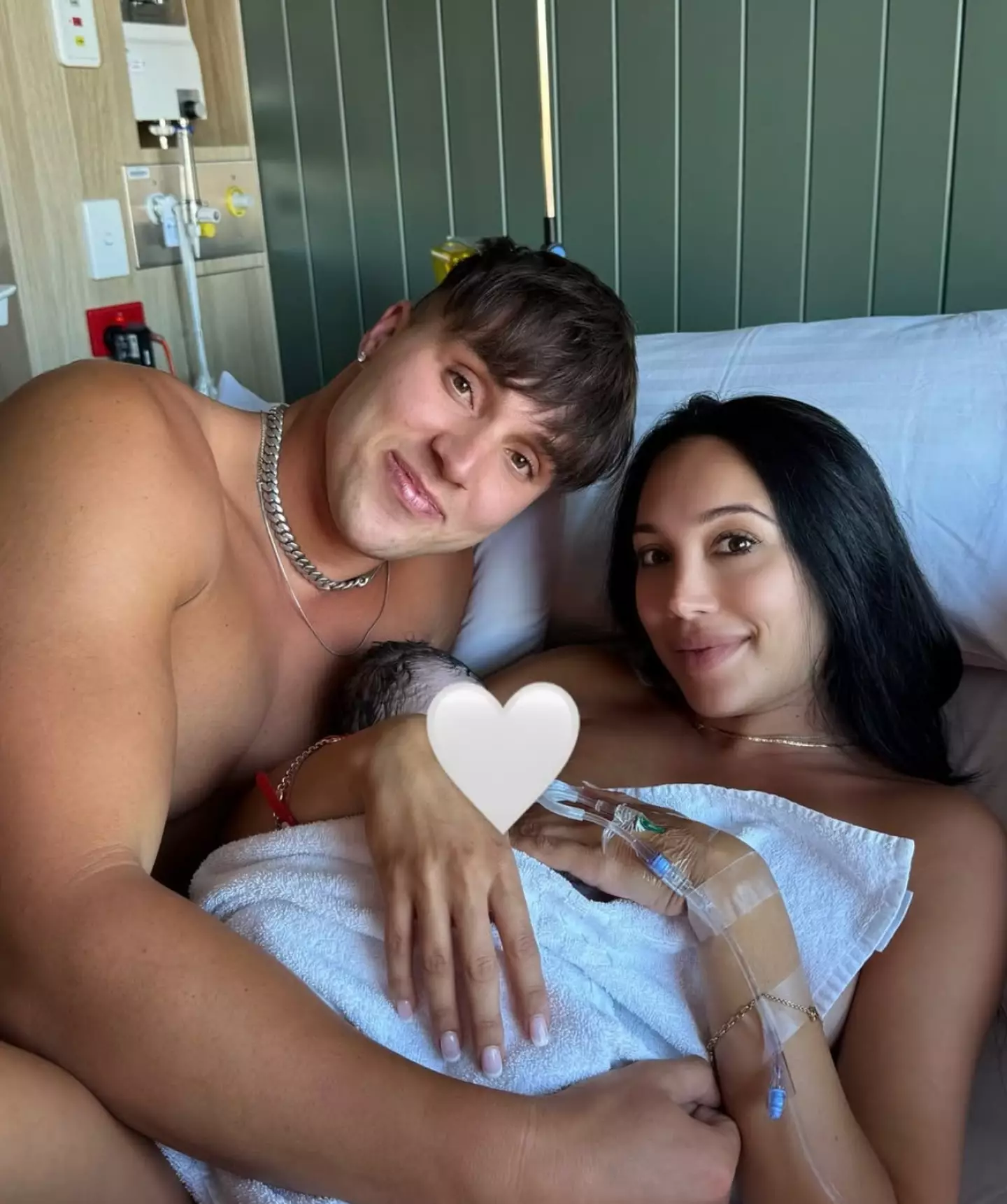 Scarlet Vas and Tayo Ricci are now parents to a little girl. (scarletvas/Instagram)