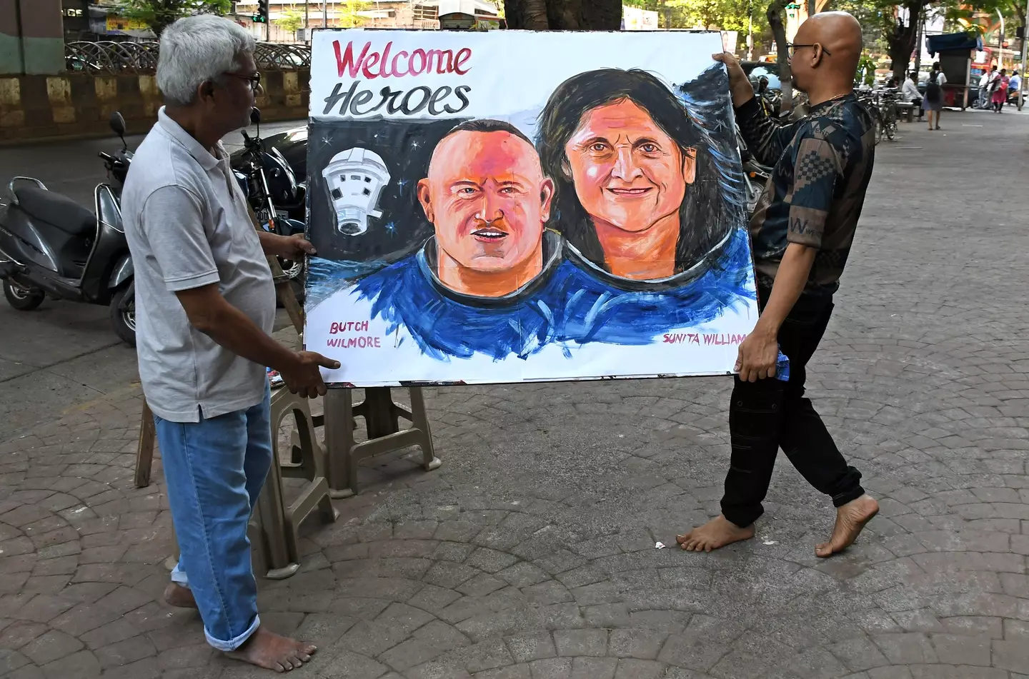 The pair returned home after 286 days (Ashish Vaishnav/SOPA Images/LightRocket via Getty Images)