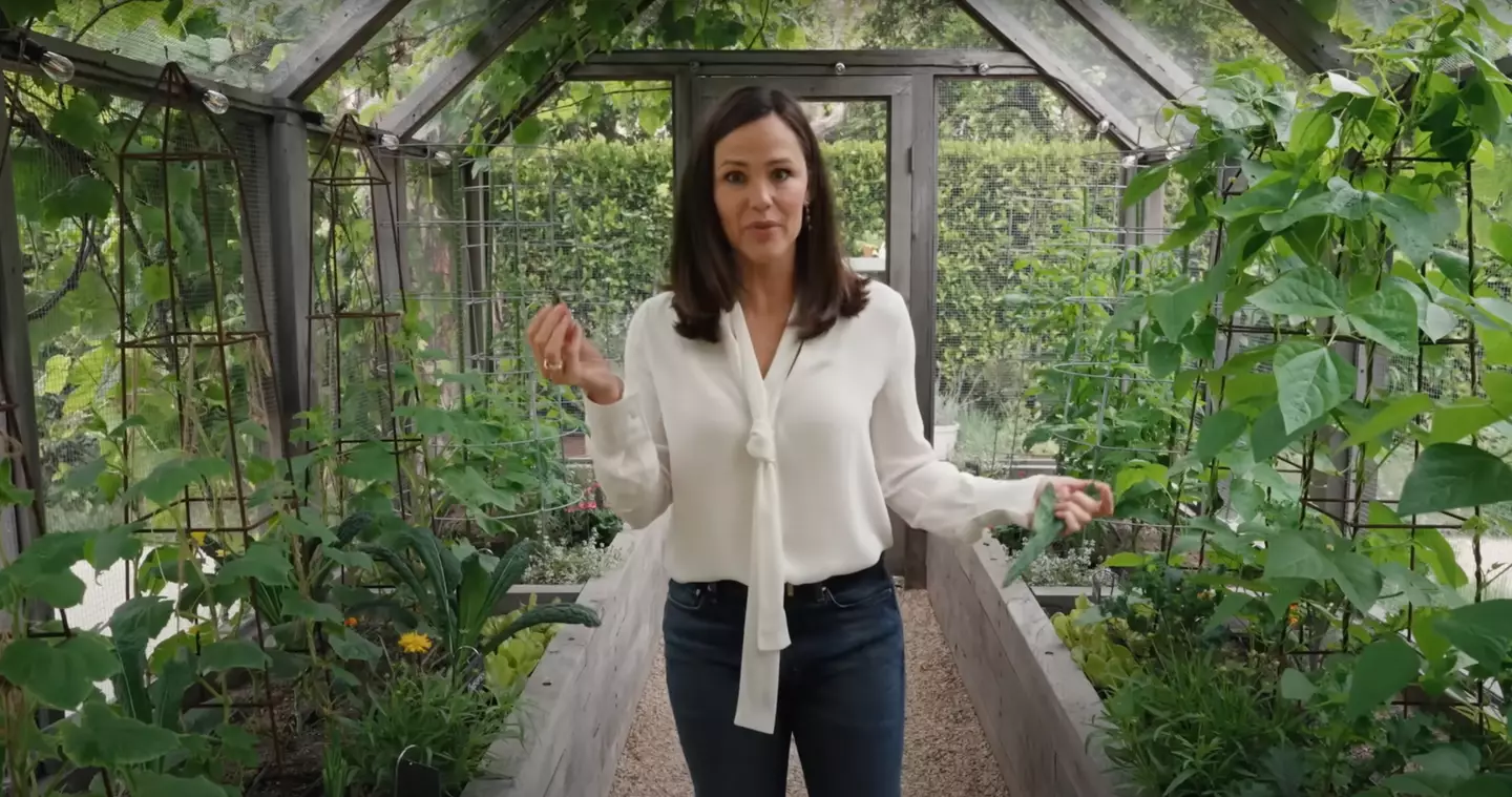 The actress shows just how green-fingered she is with her own greenhouse (YouTube/Architectural Digest)