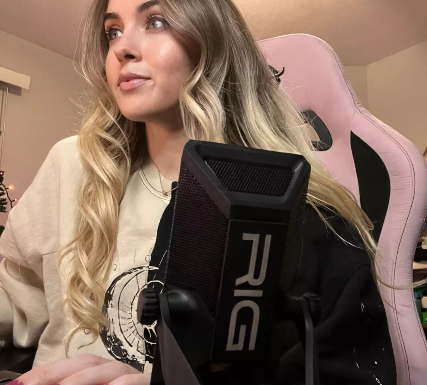 EmilyCC has been streaming for three years without a break (X/@emilycctwitch)