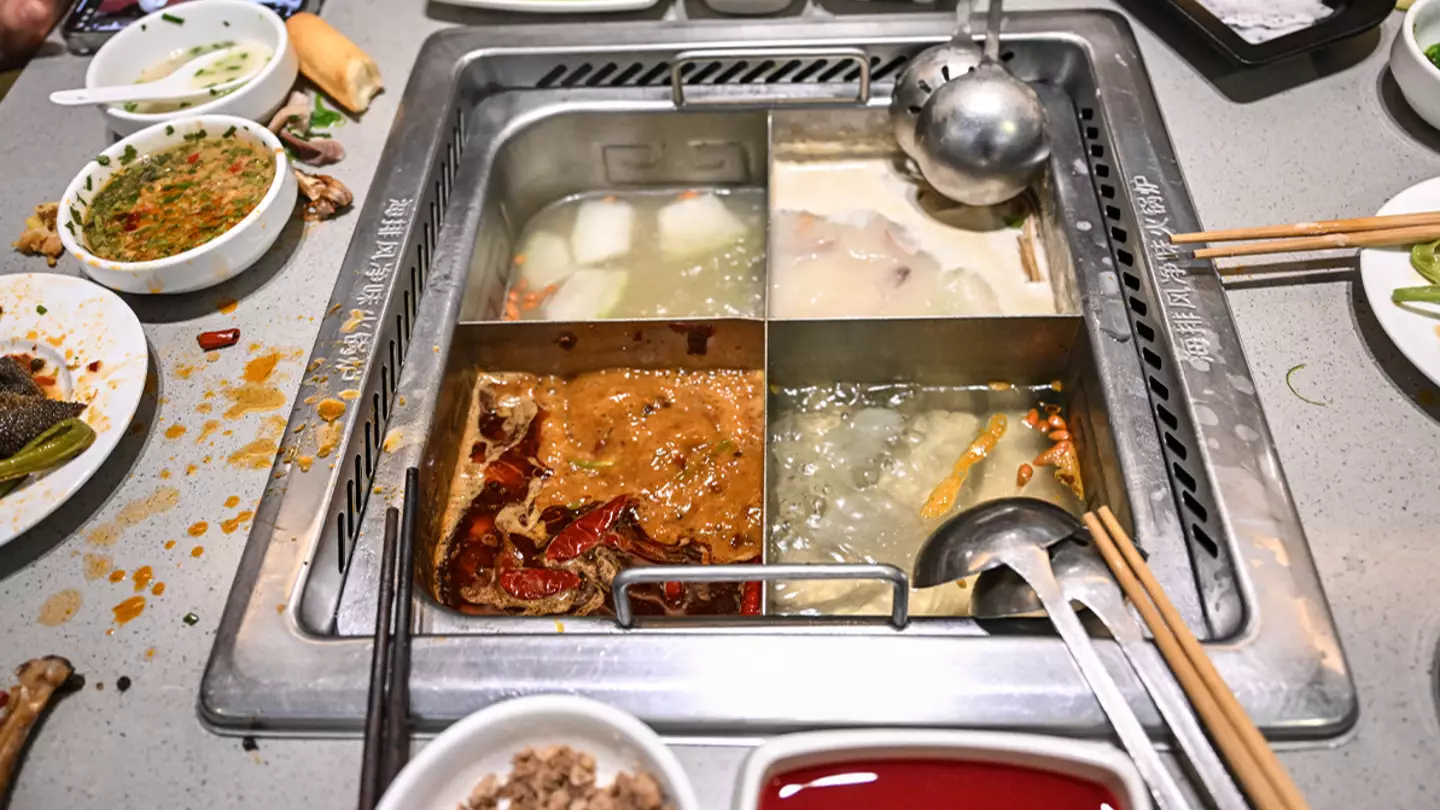Restaurant forced to compensate 4,000 customers after teenagers filmed themselves 'peeing in hotpot broth' - World News - UNILAD