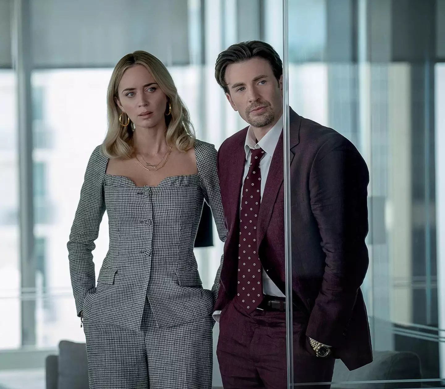 Evans and Blunt star in the film. (Netflix)