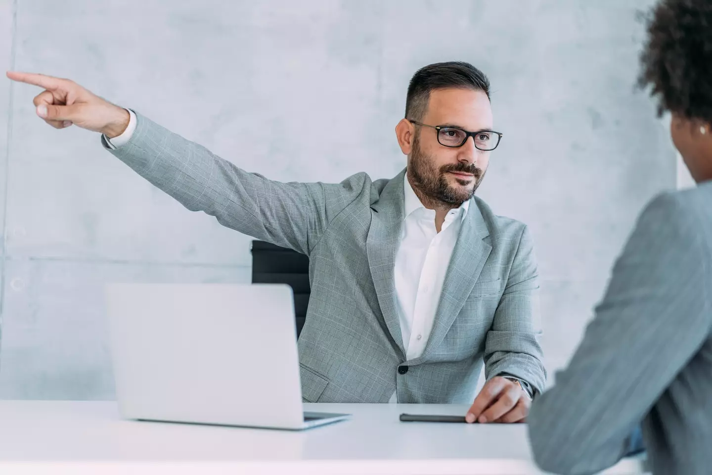 'Be nice to everyone in the building' were the wise words that the Redditor's boss delivered to the arrogant candidate. (Getty stock photo)