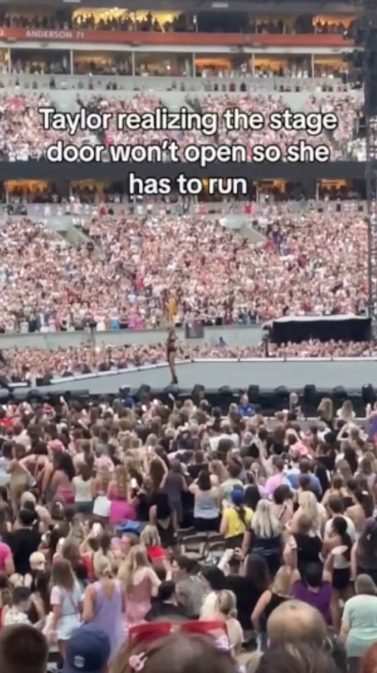 Taylor Swift fans witnessed the singer awkwardly sprint off stage after a panel in the floor refused to open.