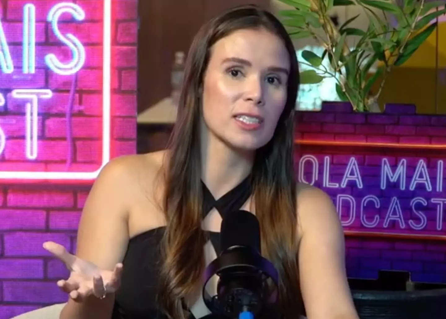 Castro received support online (YouTube/Cola Mais Podcast)
