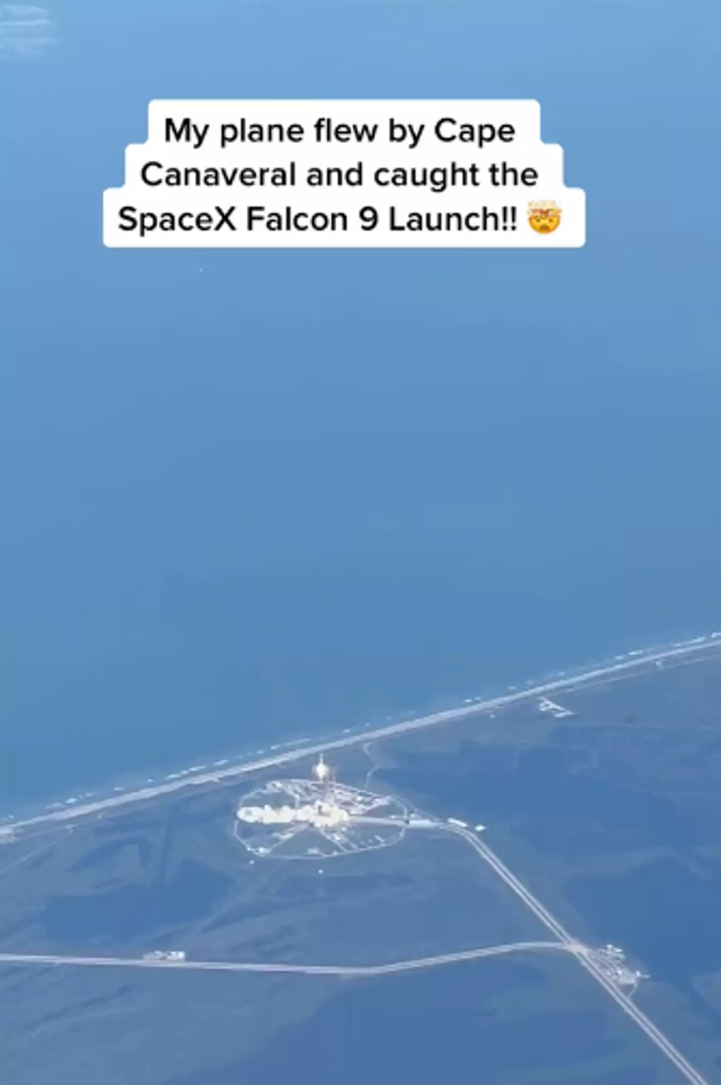 The cabin crew member captured amazing footage of a SpaceX launch.
