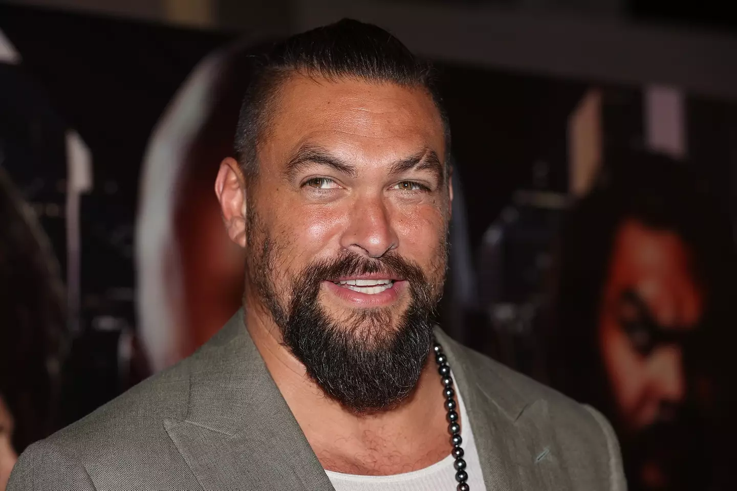 Jason Momoa has warned tourists to stay away from Hawaii as wildfires continue to affect the state.