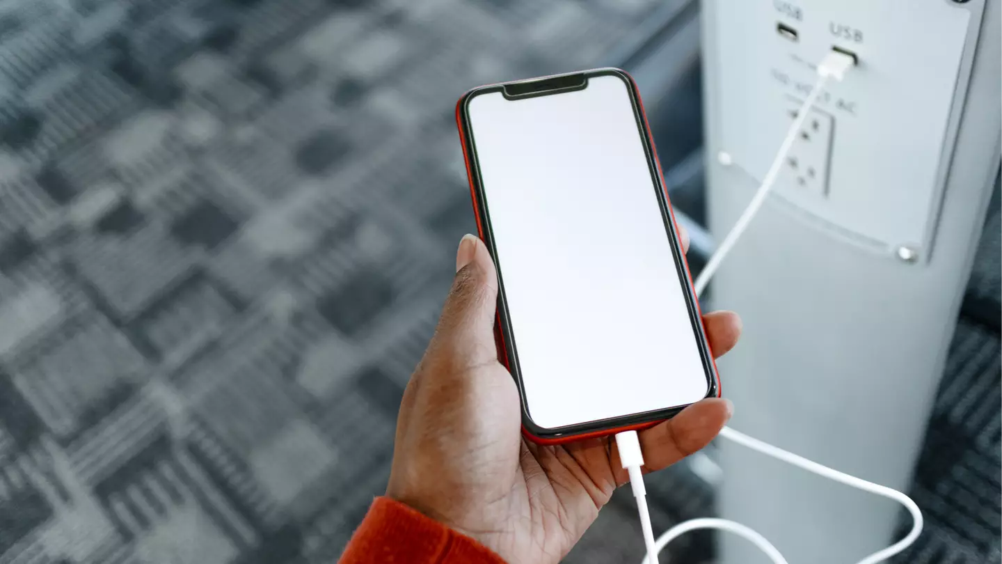 Security expert warns tourists of three reasons why they should never charge their phone at an airport
