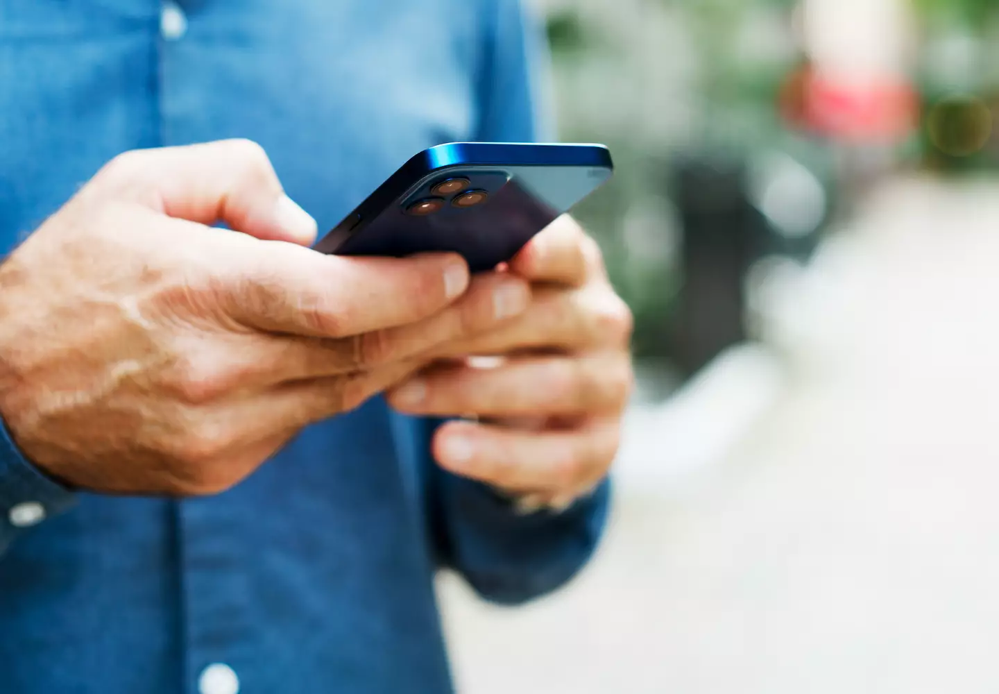 Harrelson began relying on his phone too much. (Getty Stock Photo)