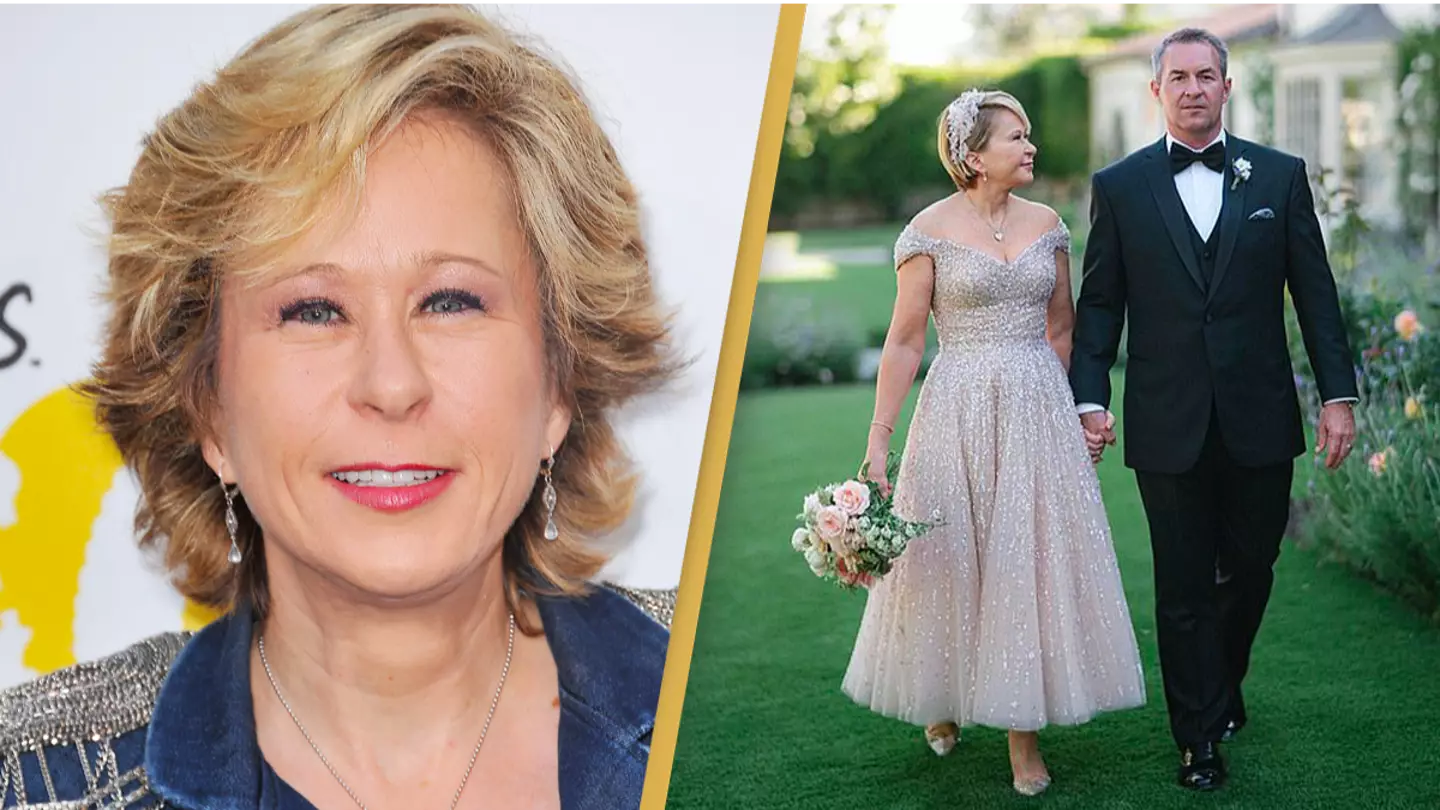 The Simpsons Star Yeardley Smith Met Husband At Springfield Event