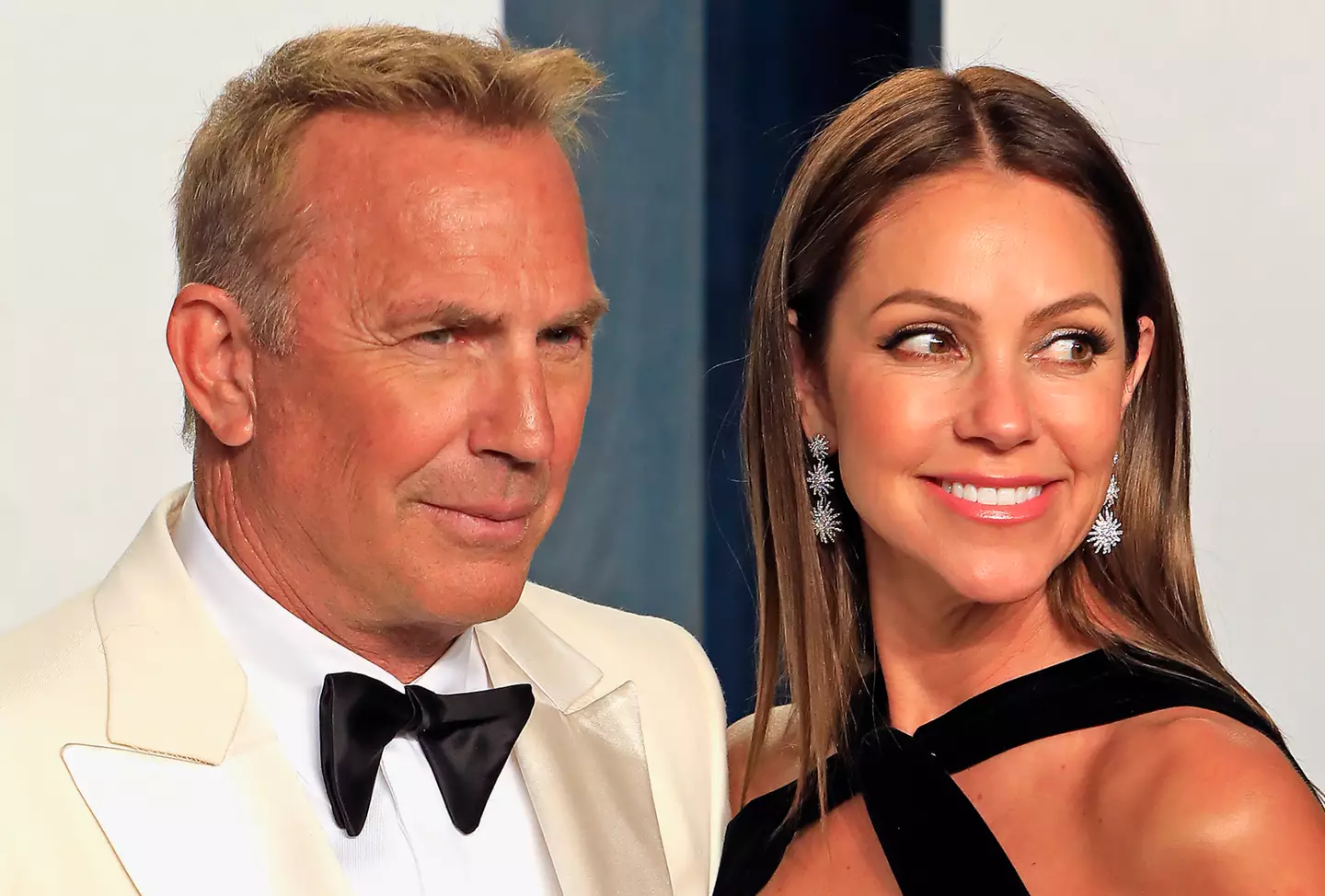 Kevin Costner and Christine Baumgartner signed a Premarital Agreement.