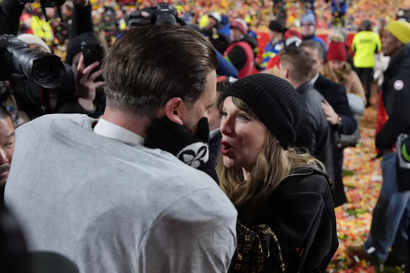 A lip reader has revealed what they appeared to say to each other (Perry Knotts/Getty Images)
