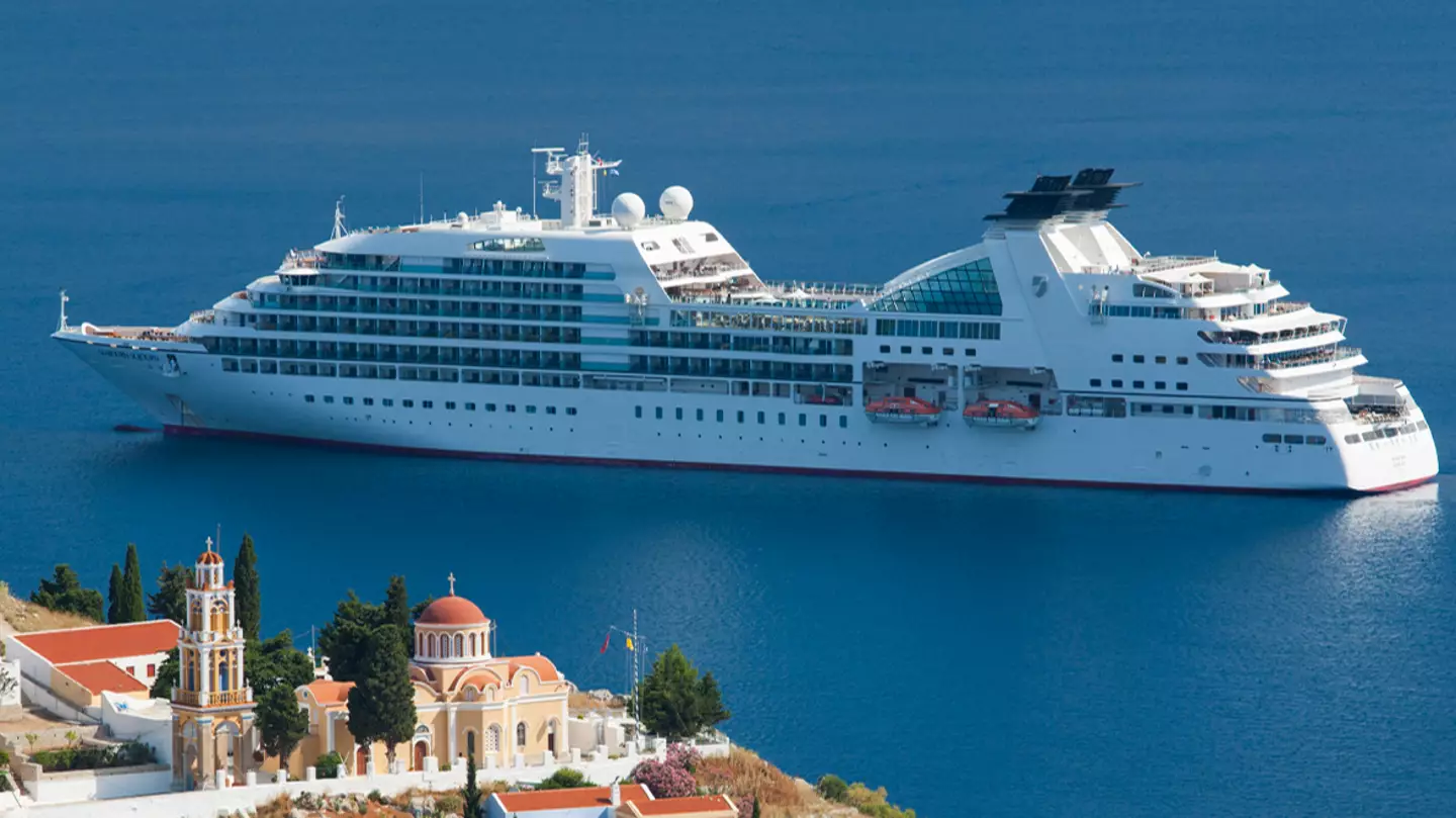 Experts reveal surprising sex rule for cruise ship workers that could get them fired if they break it