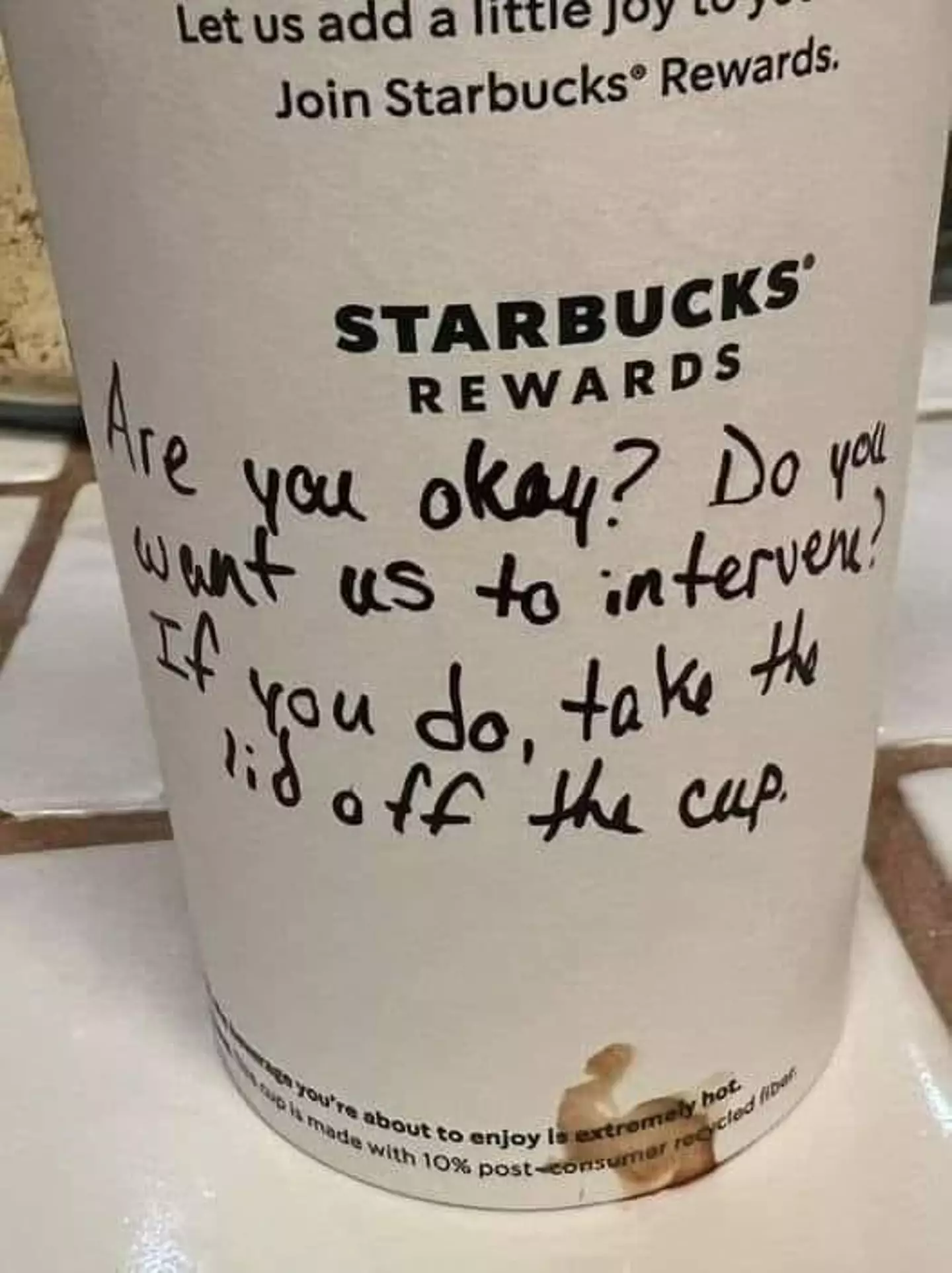 A picture of the note that was penned on the cup ended up going viral (Twitter/Call to Activism)