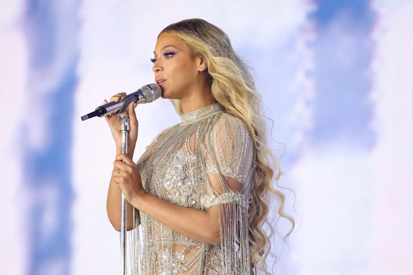 Beyoncé has been praised for extending the Metro service.