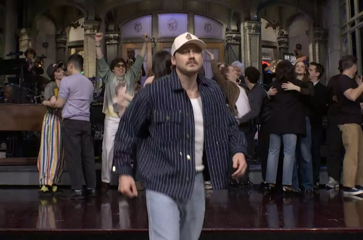 The country singer broke tradition and left the stage before the credits had ended (NBC)