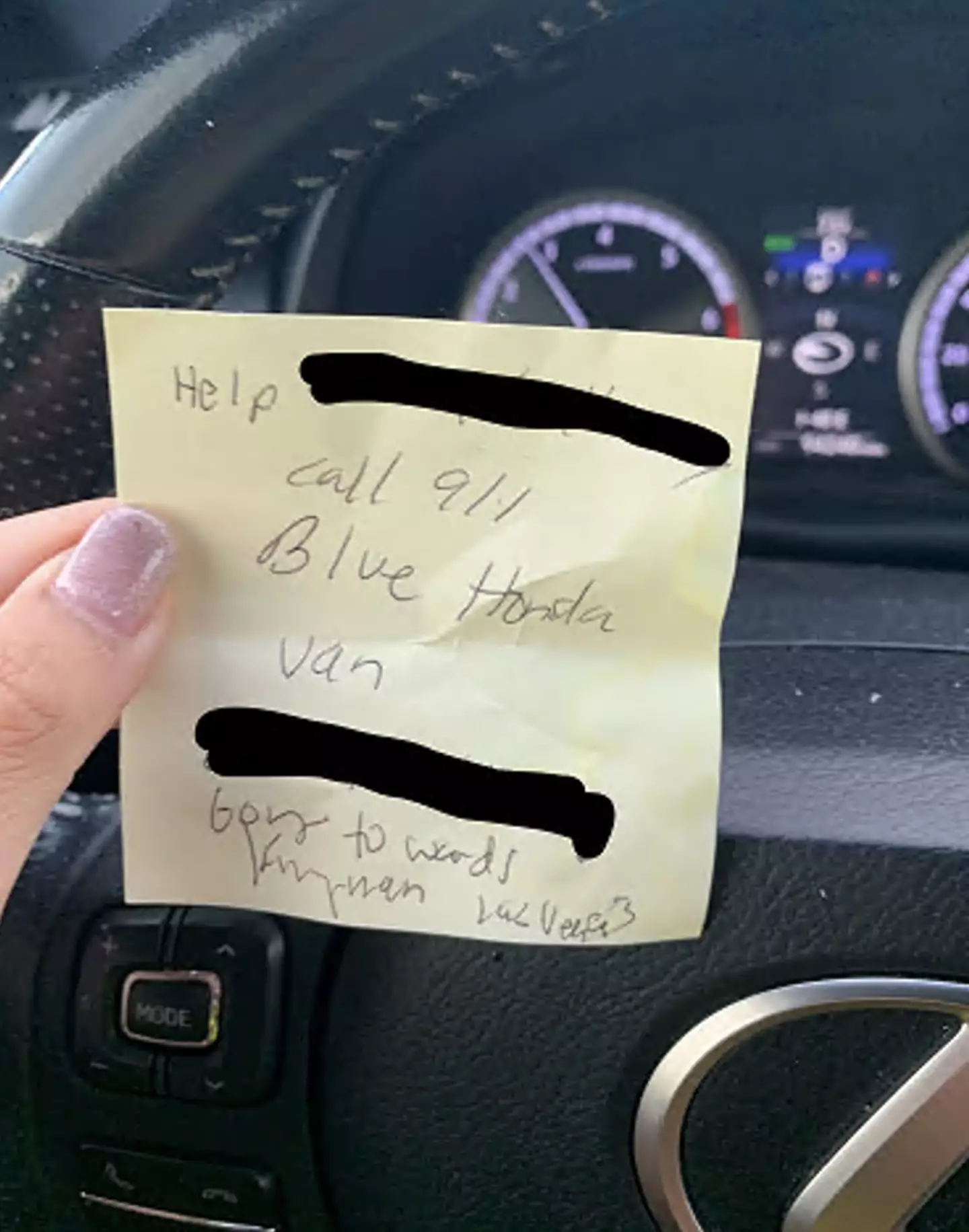 The quick-thinking woman passed a note to a gas station customer.