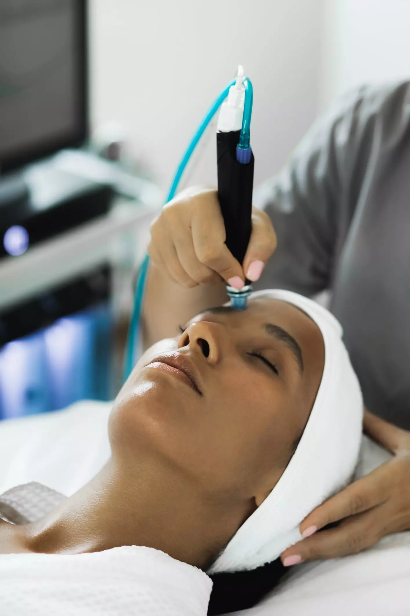 Would you really want to take a laser hair remover on a flight? (Getty Stock Photo)