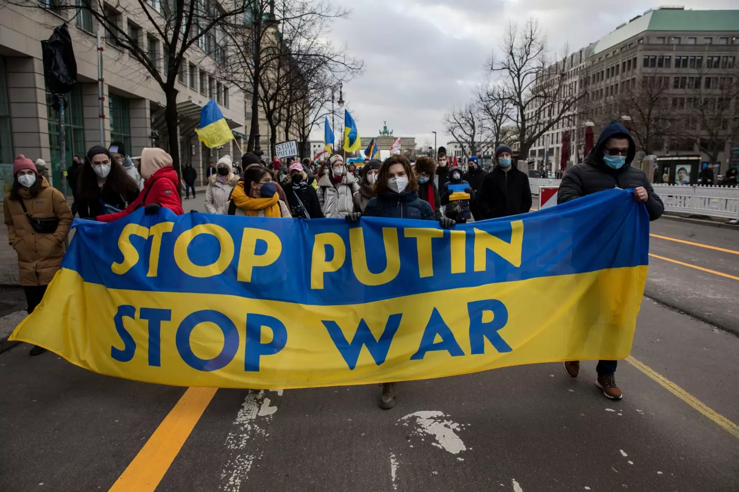 Anti-war protesters in Ukraine (Alamy)