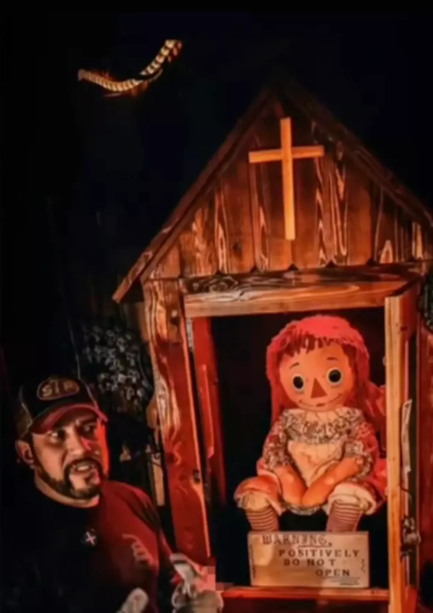 Dan Riveria took Annabelle on tour (dan_rivera_nespr/Instagram)