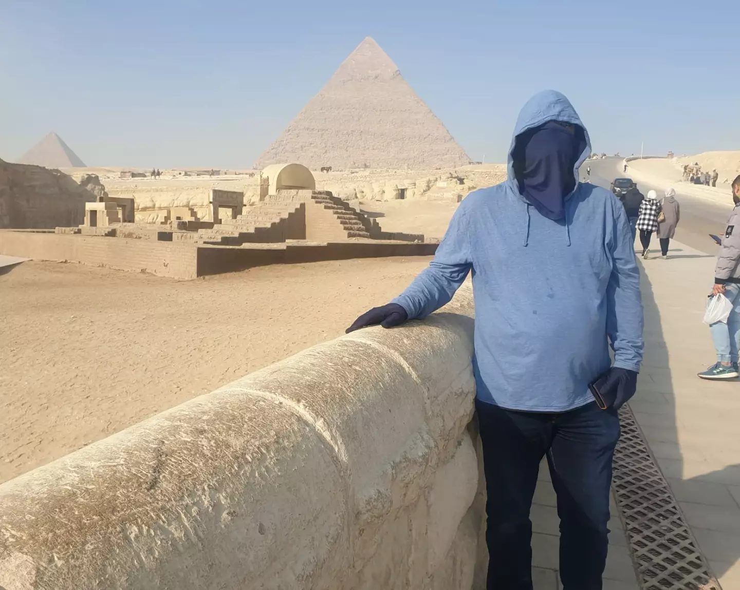 The man explained that he uses face and hand coverings to protect himself. (Reddit/u/Right-Question-7476)