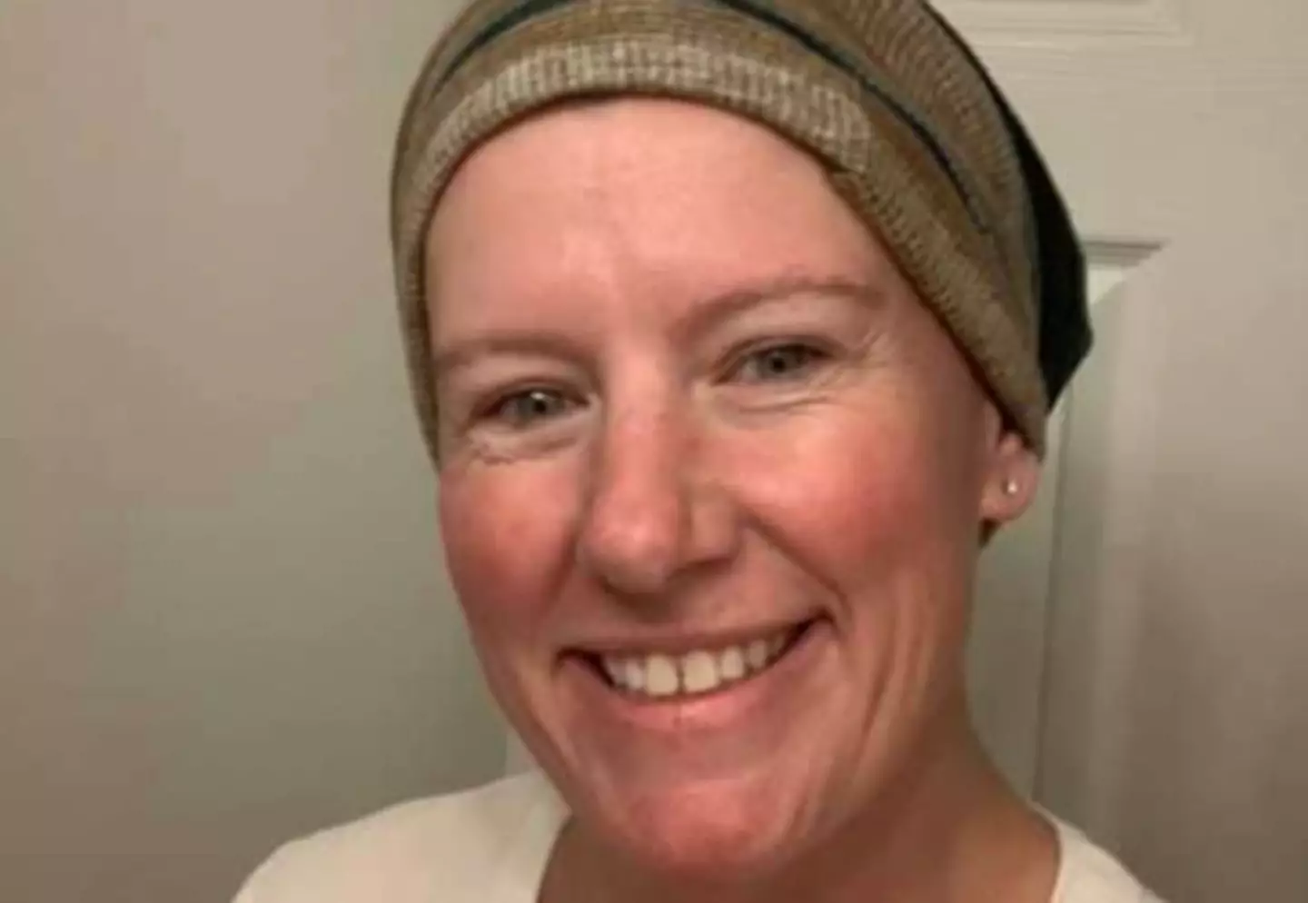 Arenda lost the use of her hand and arm after diagnosis (GoFundMe)