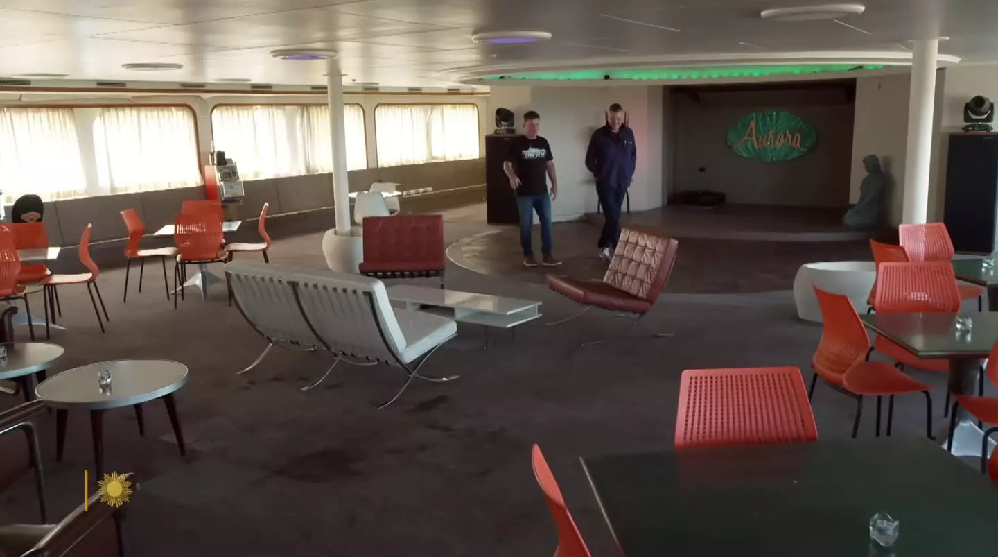 Now parts of the liner are looking much better.