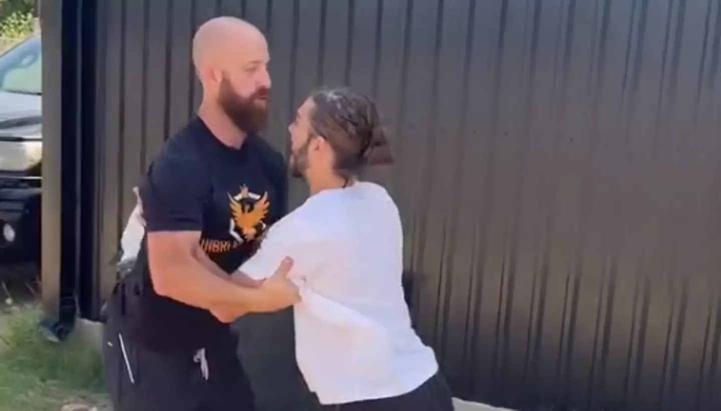 The exercise consists of a lot of screaming... (Instagram/ @unbreakablemanco)