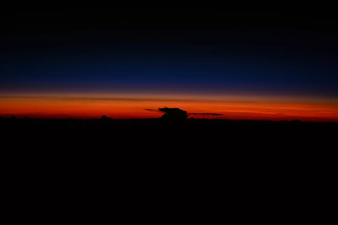 One of the remarkable sun rises from the ISS (Nichole Ayers/Twitter @Astro_Ayers)