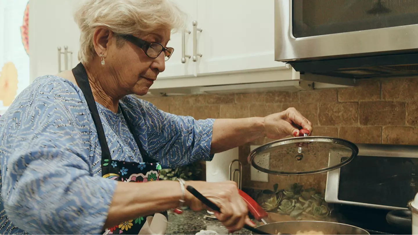 Doctors share major health warning over common kitchen error that could cause dementia