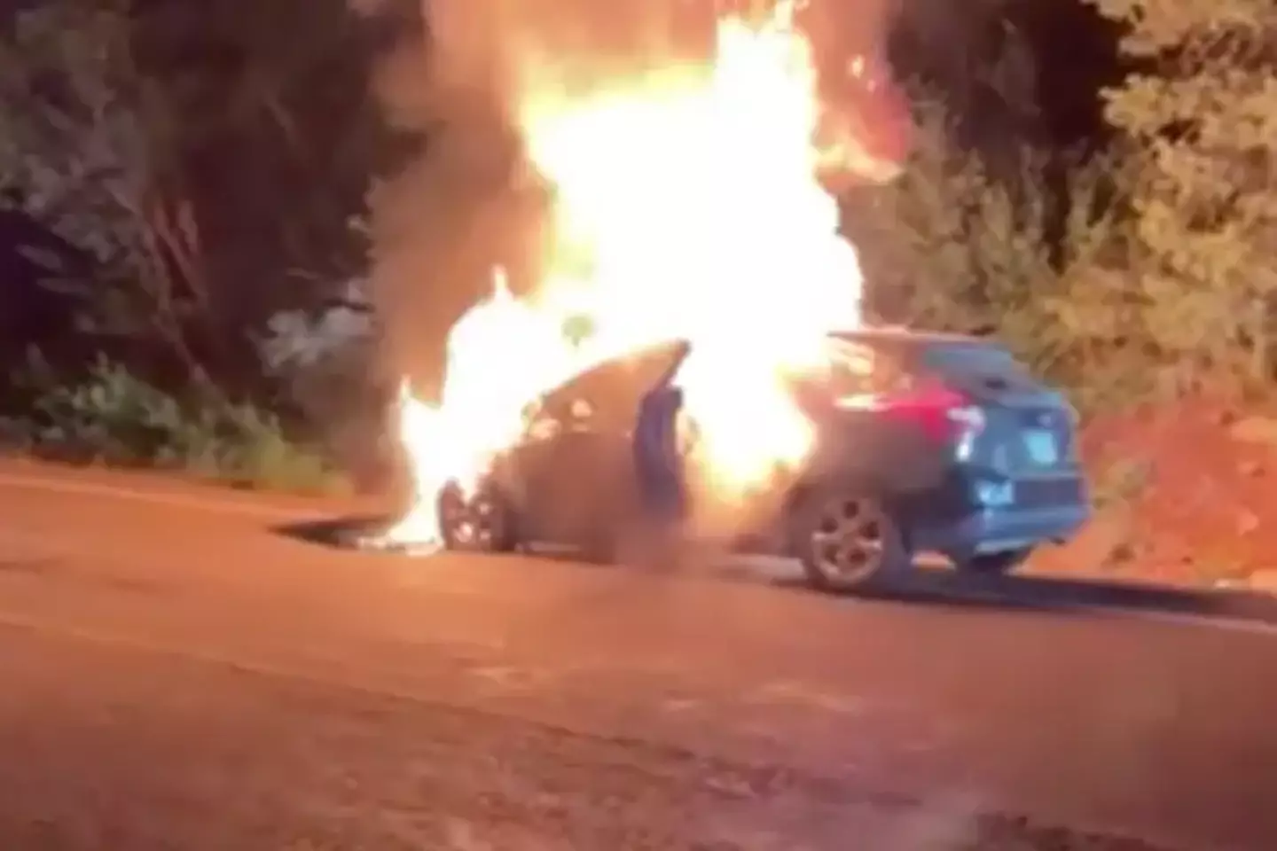 One Arizona man - who is worthy of being called a hero - helped two toddlers escape from a burning car just seconds before it exploded.