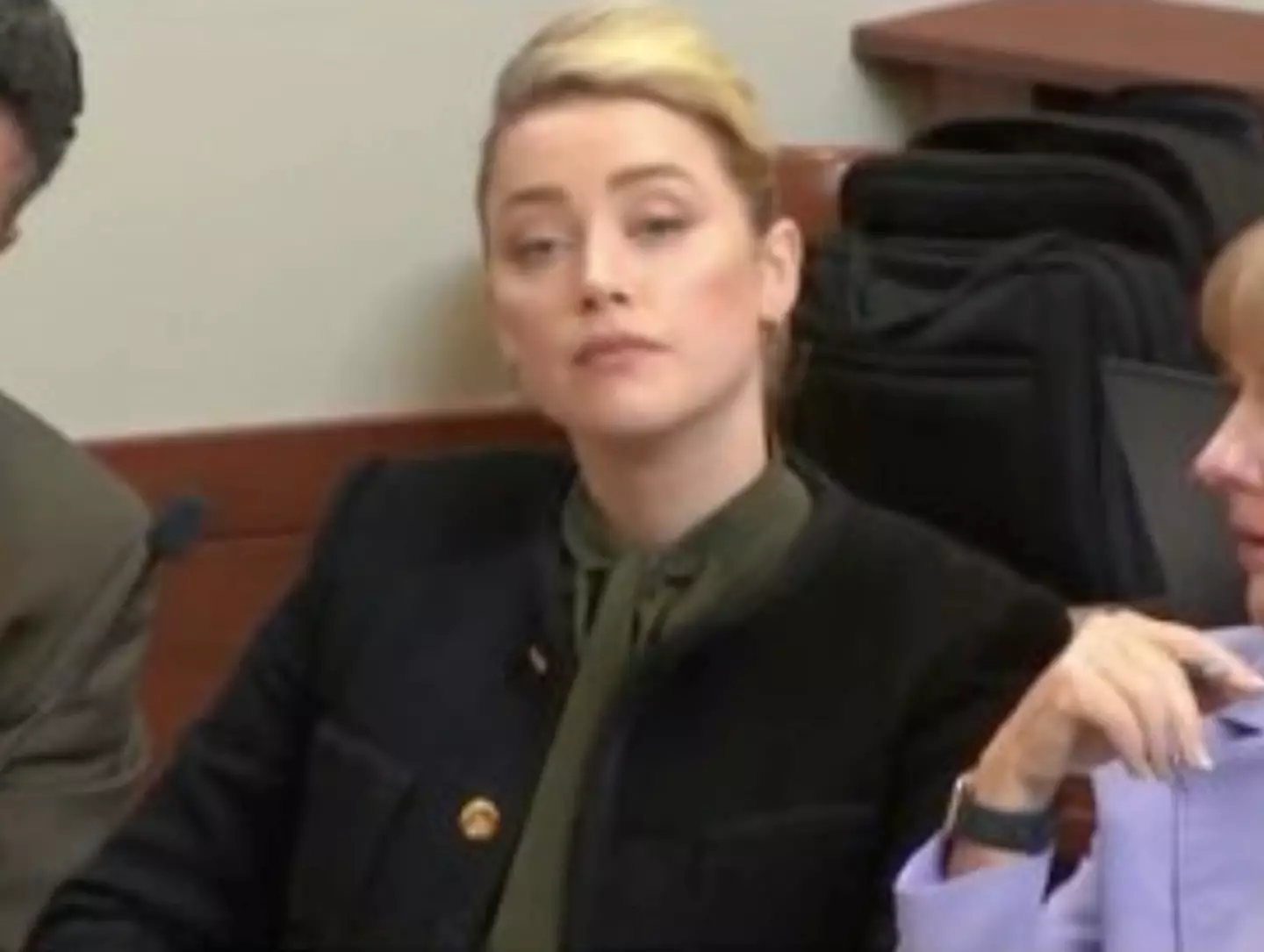 Heard says the picture is photoshopped.