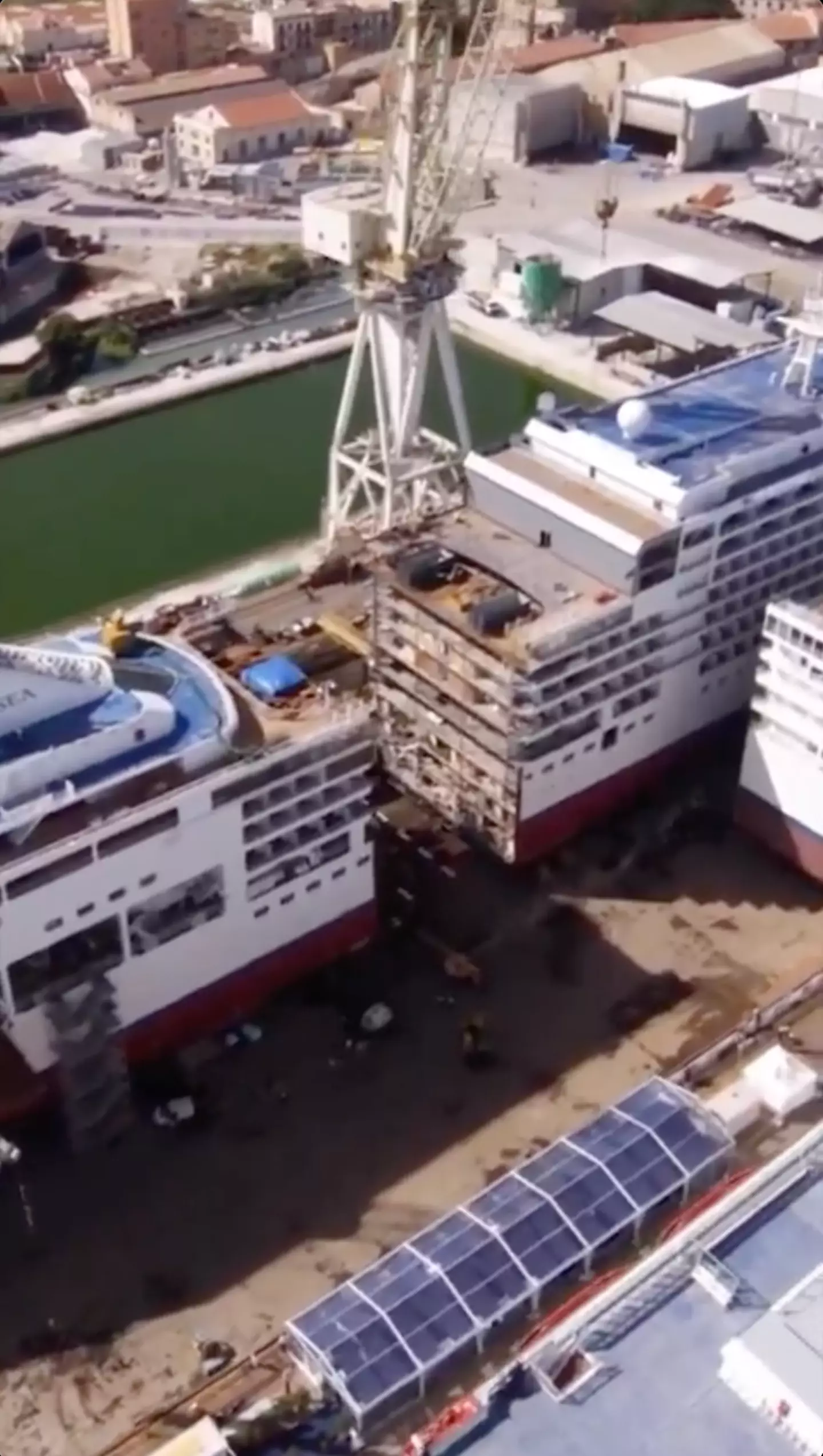 The ship was cut in half. (Silversea)