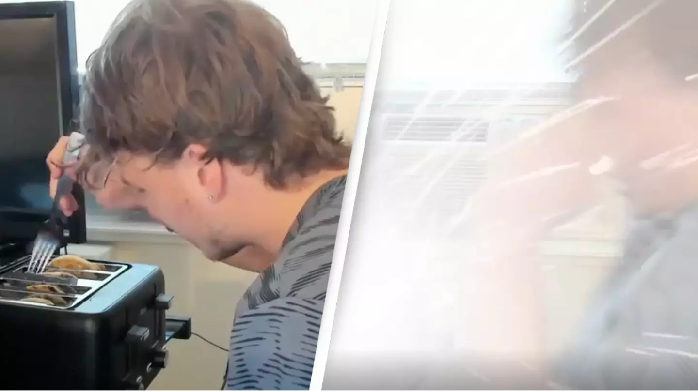 Kick streamer almost dies after sticking a fork in a toaster