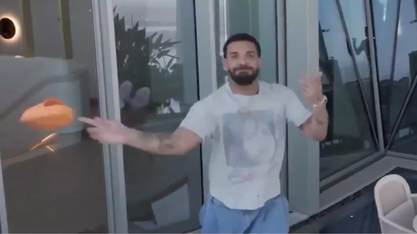 Drake fans discover 'the truth' behind bizarre viral video of drone flying over his Sydney penthouse