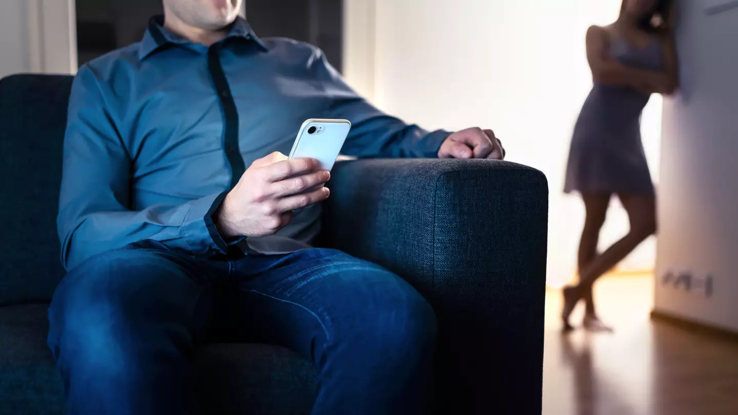 Relationship expert reveals eight red flag behaviors that could suggest your partner is cheating