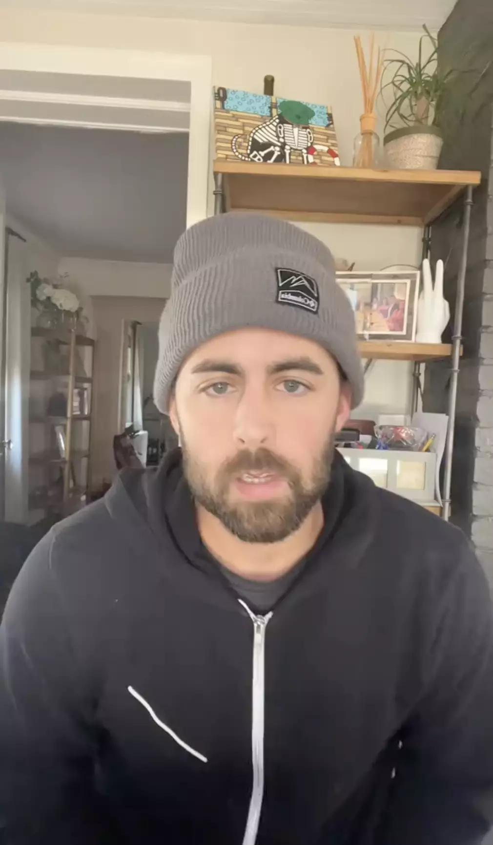 Toomey shared how he had told the guests about mice.