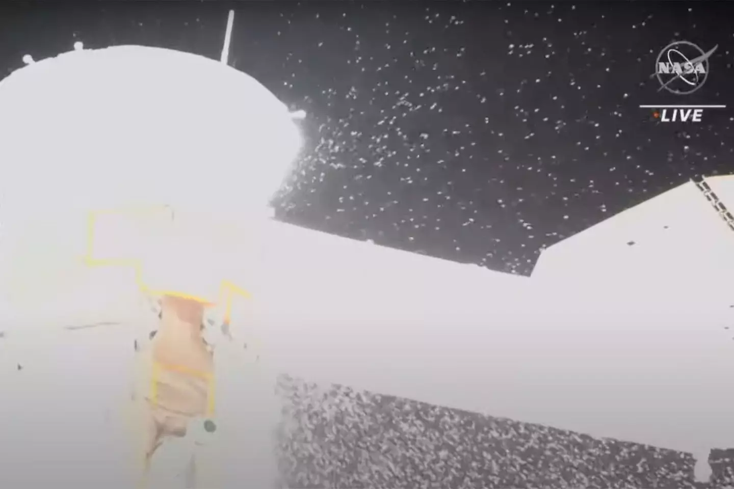 A screenshot showing the leak in the spacecraft.