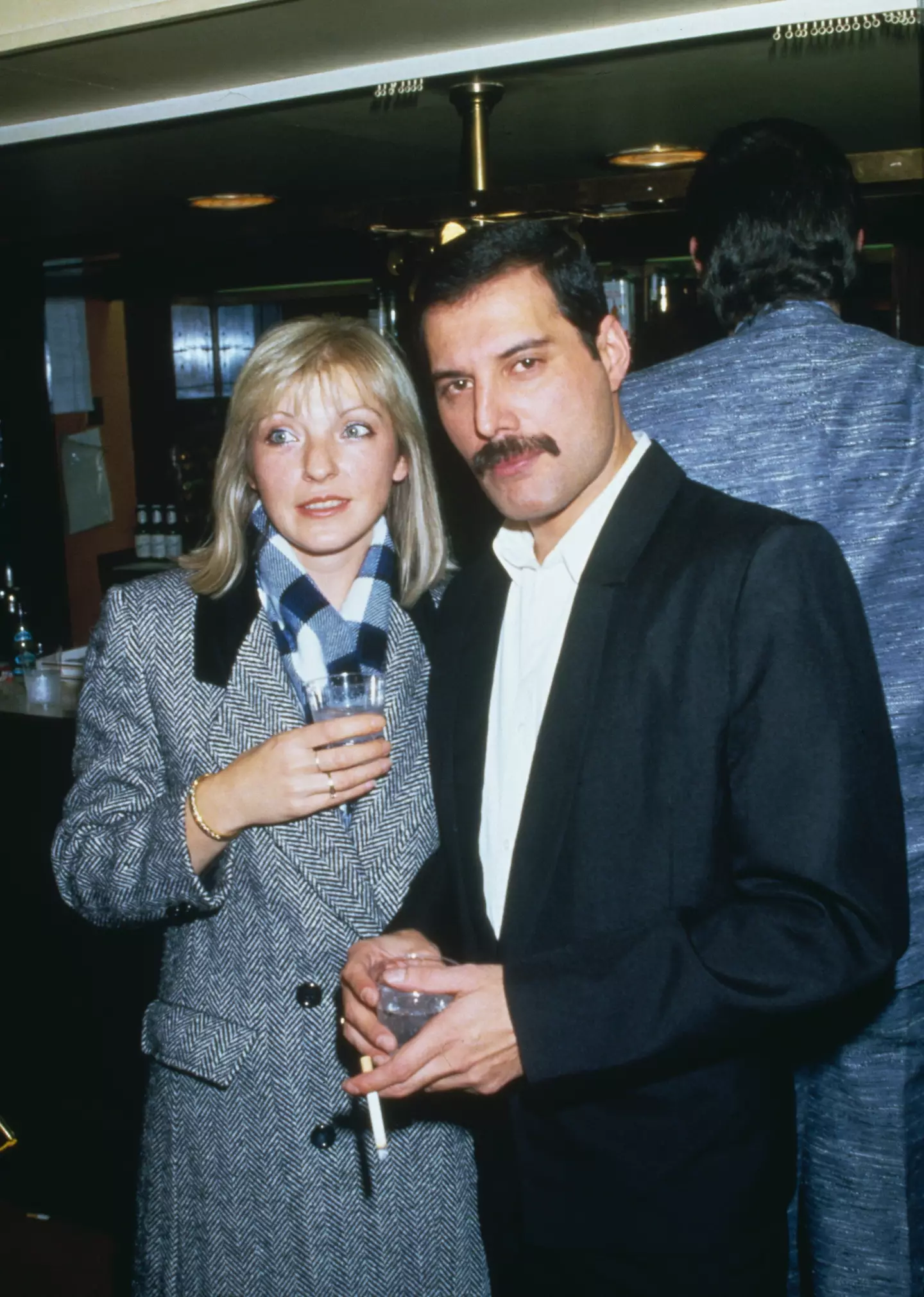 Freddie Mercury and Mary Austin in 1985 (Dave Hogan/Getty Images)