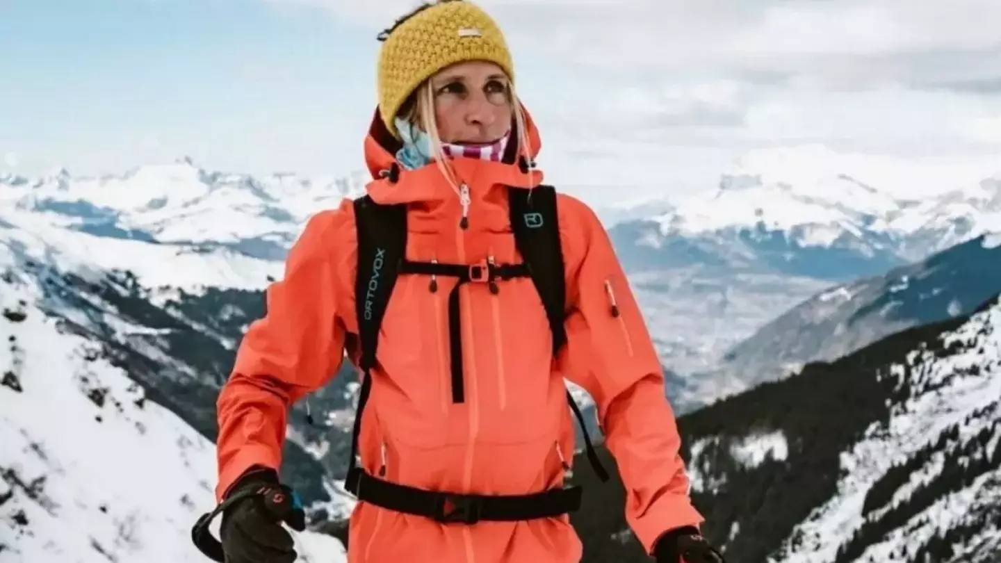 Faye Manners had been ascending the mountain (faymanners/Instagram)