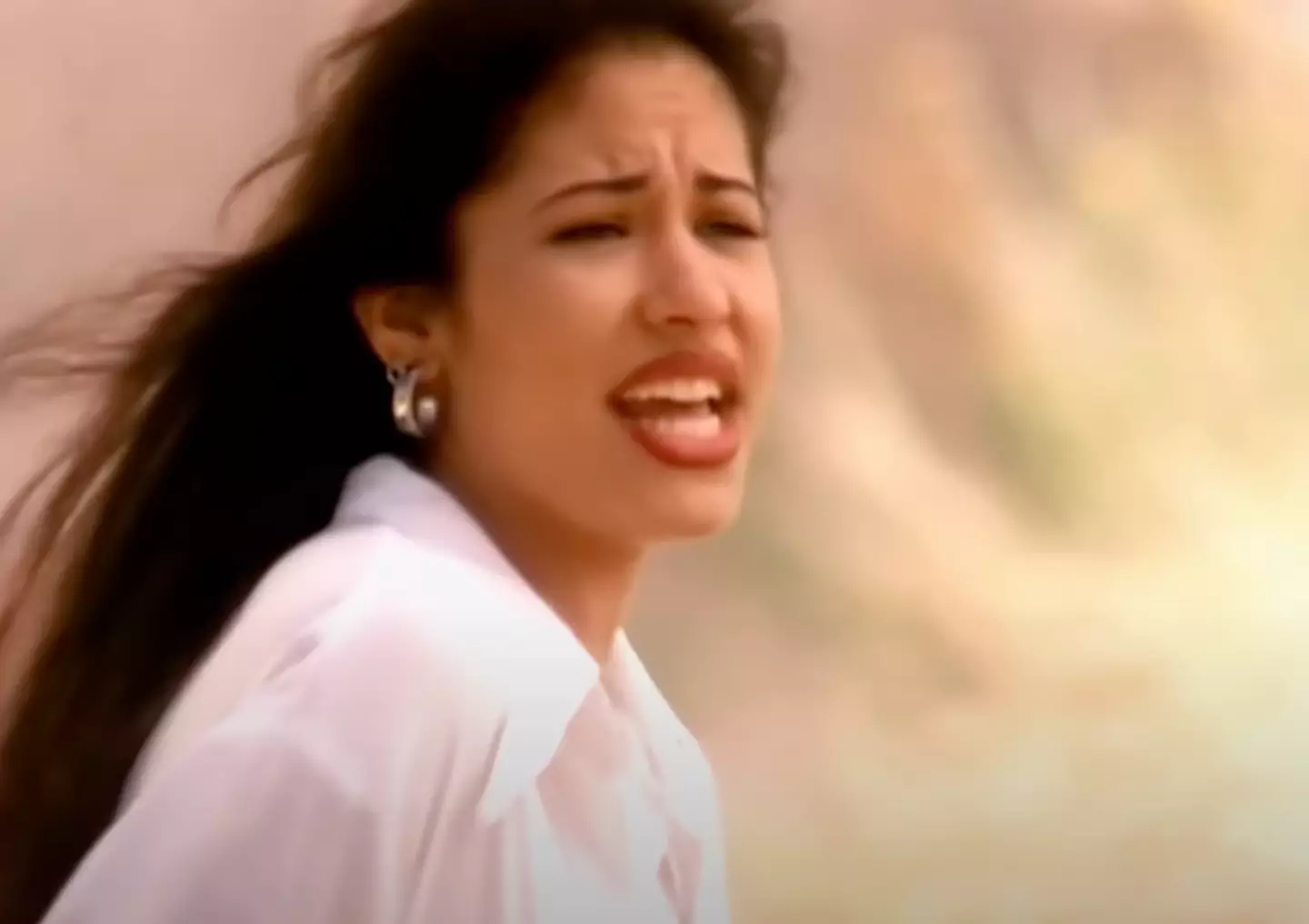 Selena achieved fame for her career in both Spanish and English.