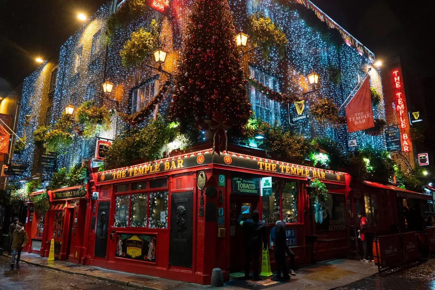 There's nothing like a pub pint on Christmas Eve.