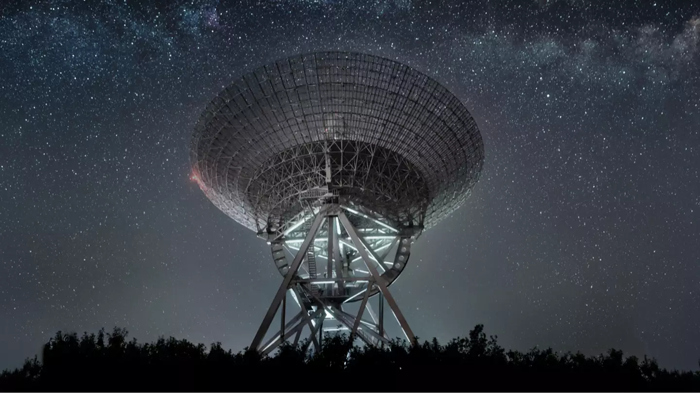 Scientists discovered bizarre radio signal from 13,000,000,000 years ago and it could answer how the universe started