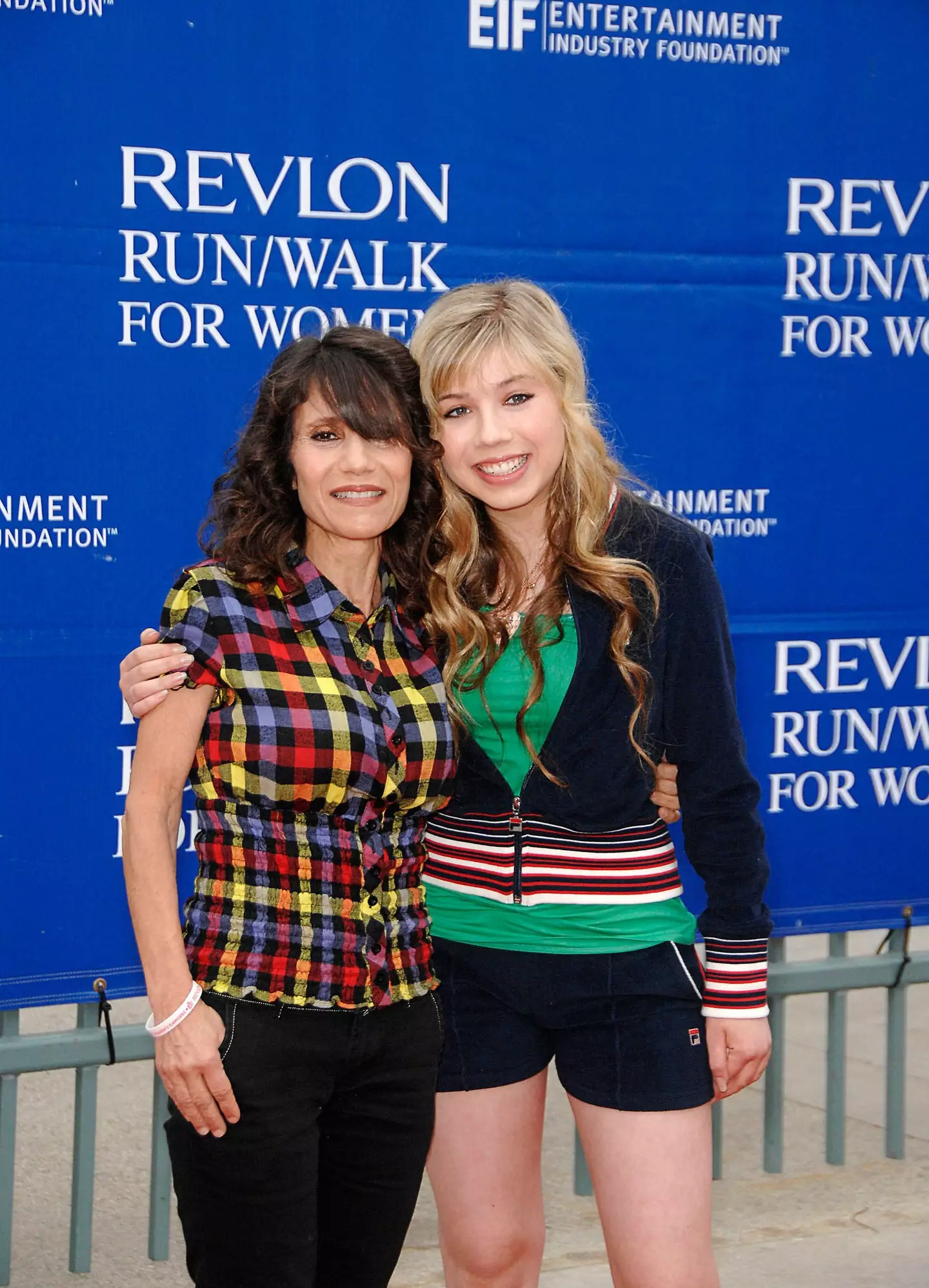 Jeanette McCurdy with mum Debra.