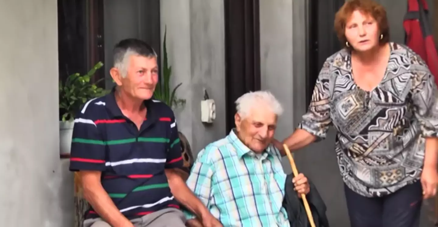 Vasile's family are now looking for answers. (Stirile ETV)