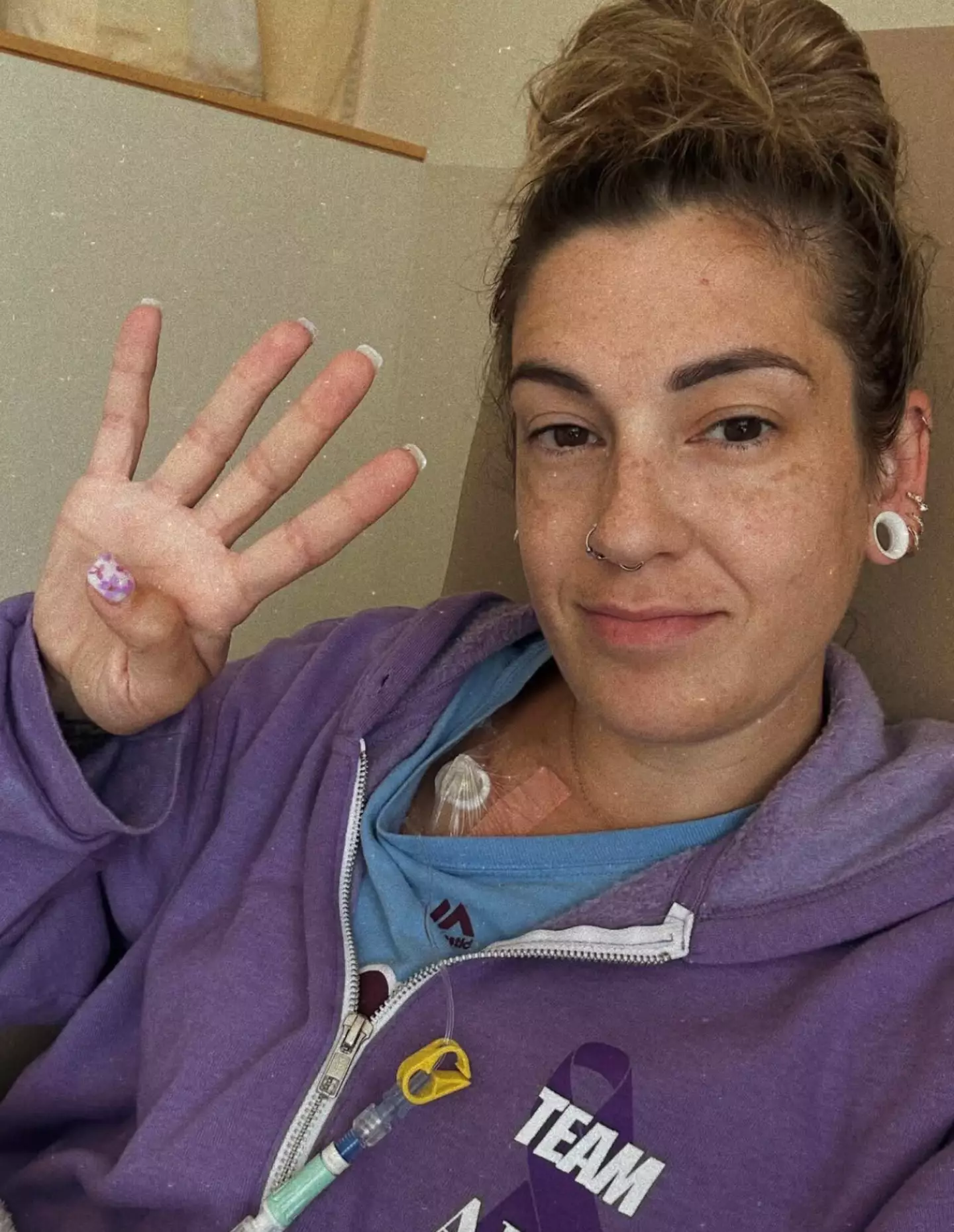 Amy has been documented her cancer journey on social media (ayemamaskoutelas/Instagram)