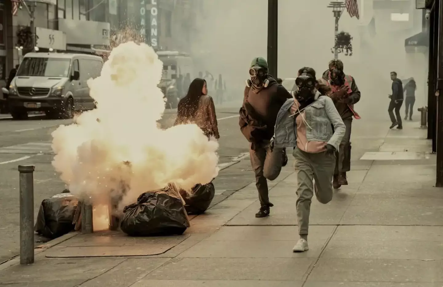 The series spans across 25 years, before and after a group of thieves attempt to pull of a heist.