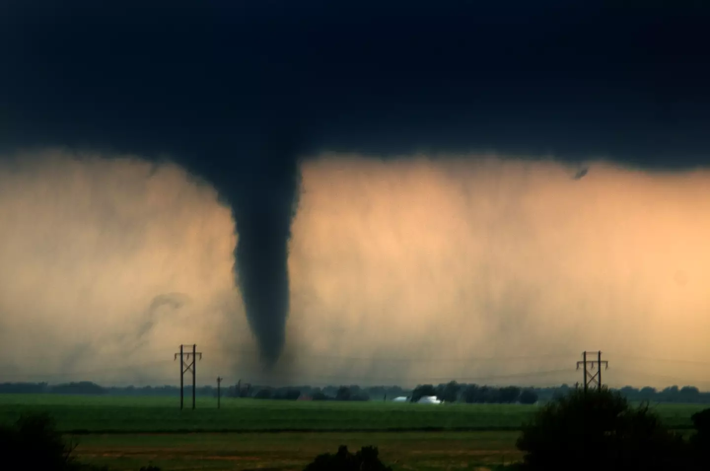 Some people have survived being sucked into a tornado (Getty Images/ Warren Faidley)
