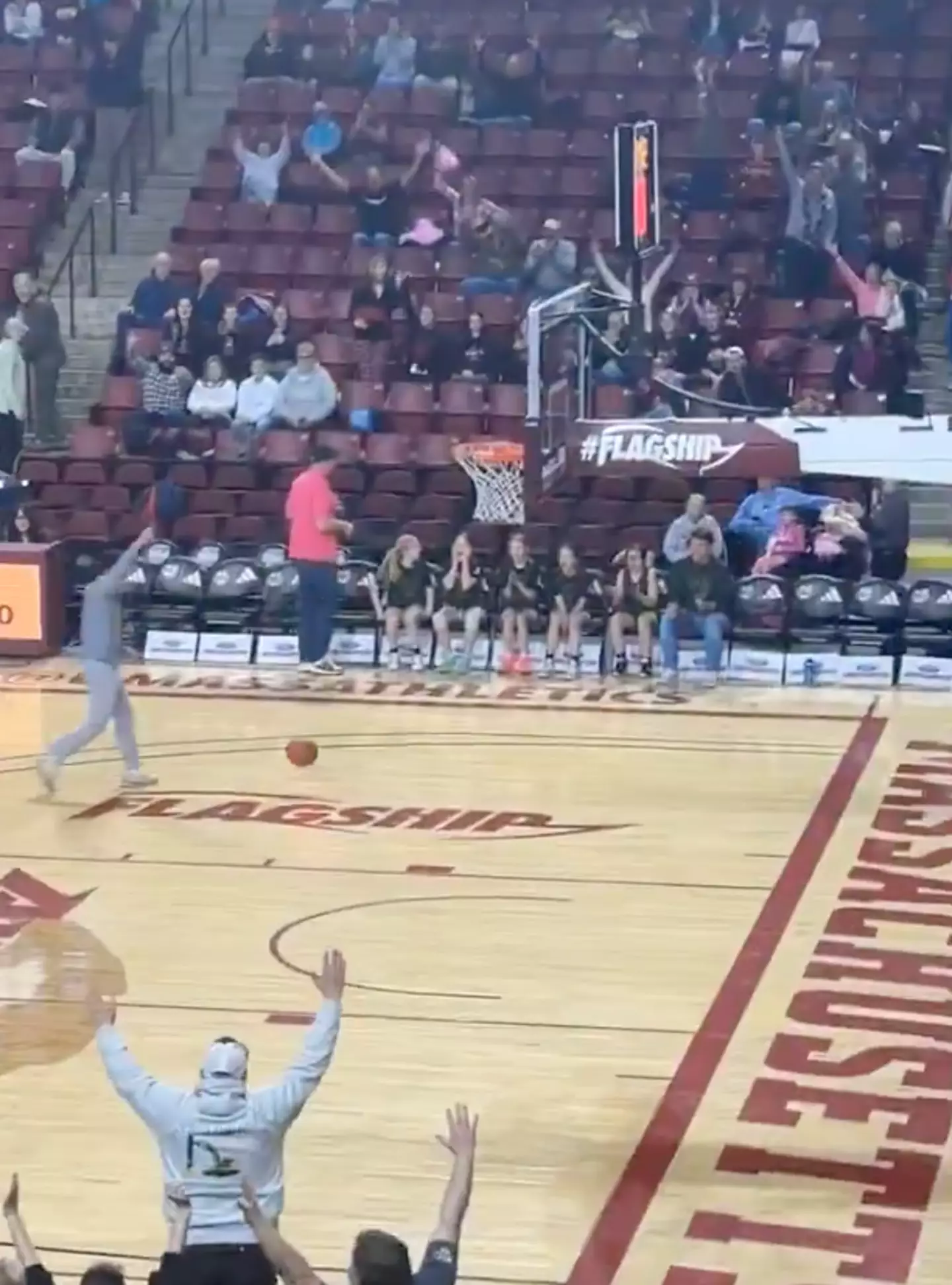 It looked like Noah Lee completed the challenge (Twitter/@Jschreiber272)